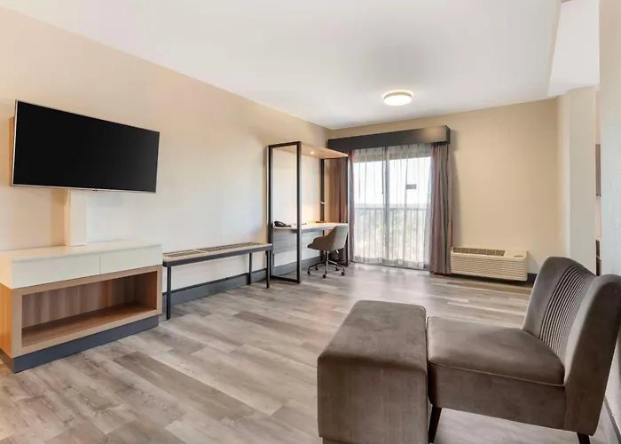 Best Western Plus Atlanta Airport East