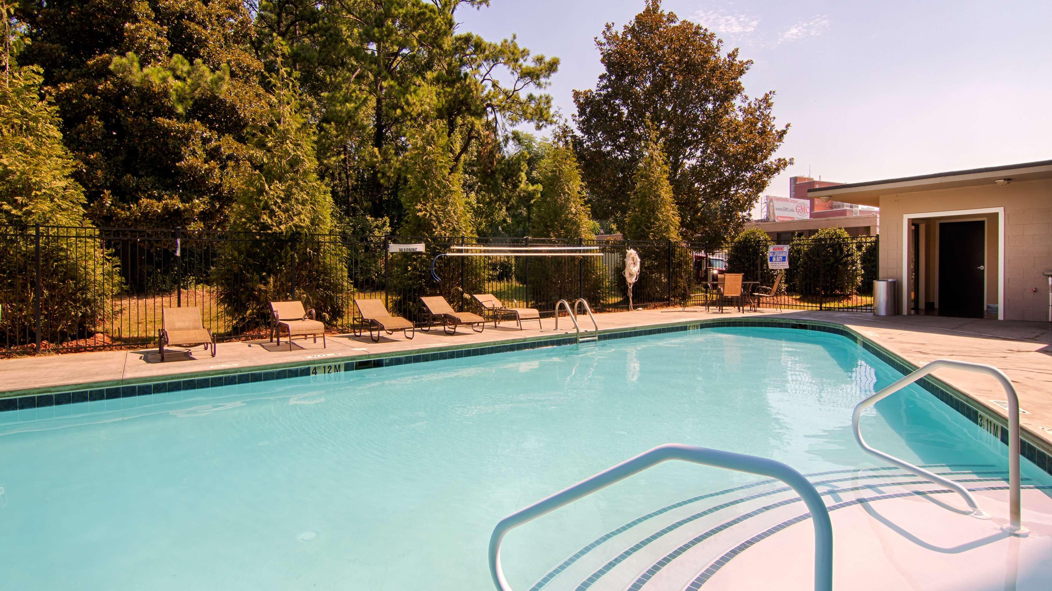Hotel Western Airport East 3*
