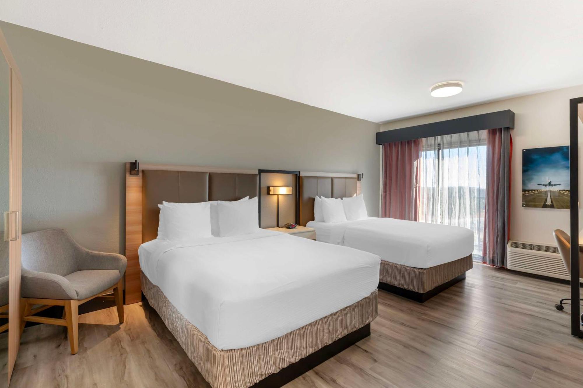 Hotel Western Airport East
