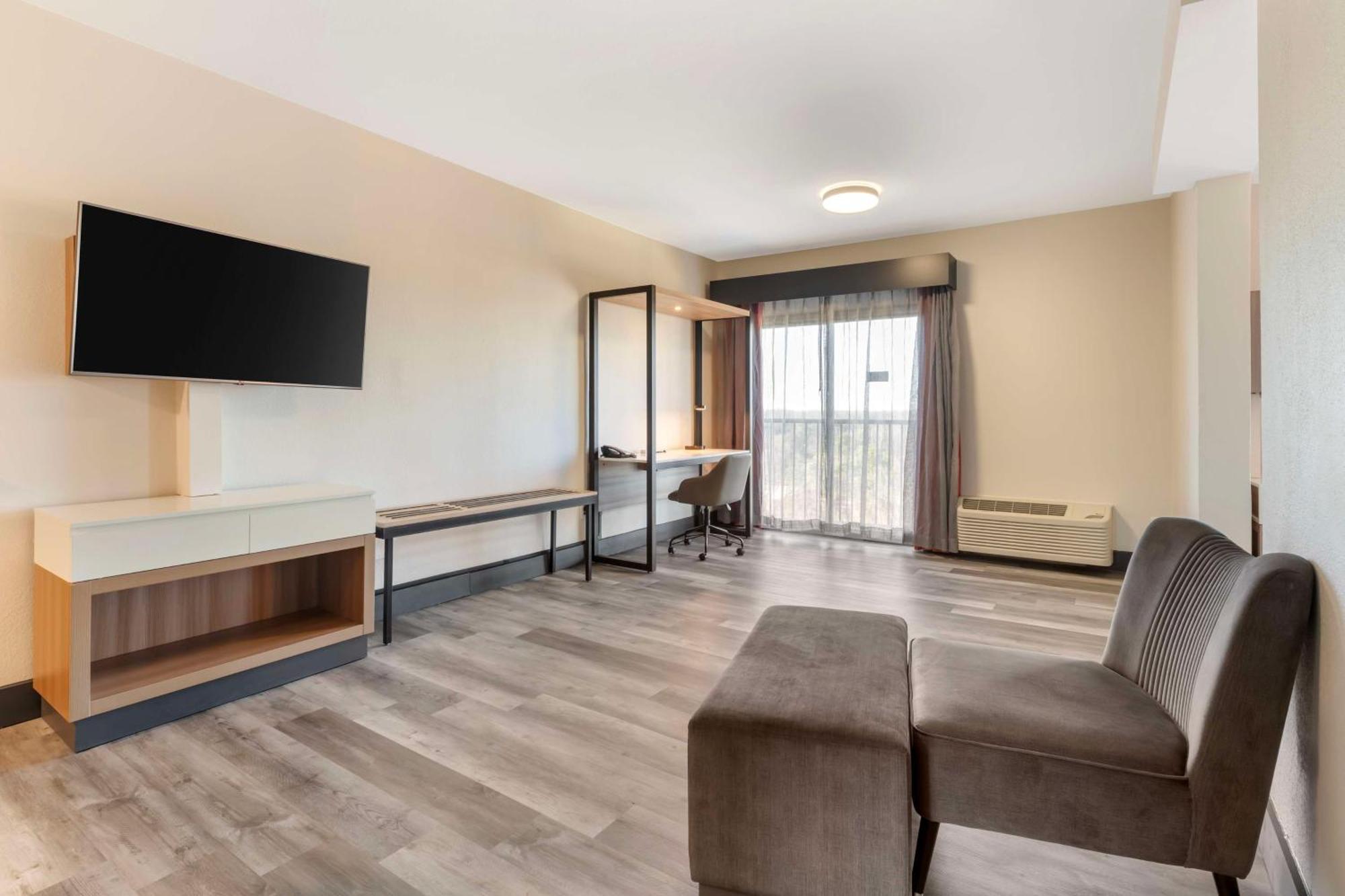 Western Atlanta Airport East 3* Forest Park