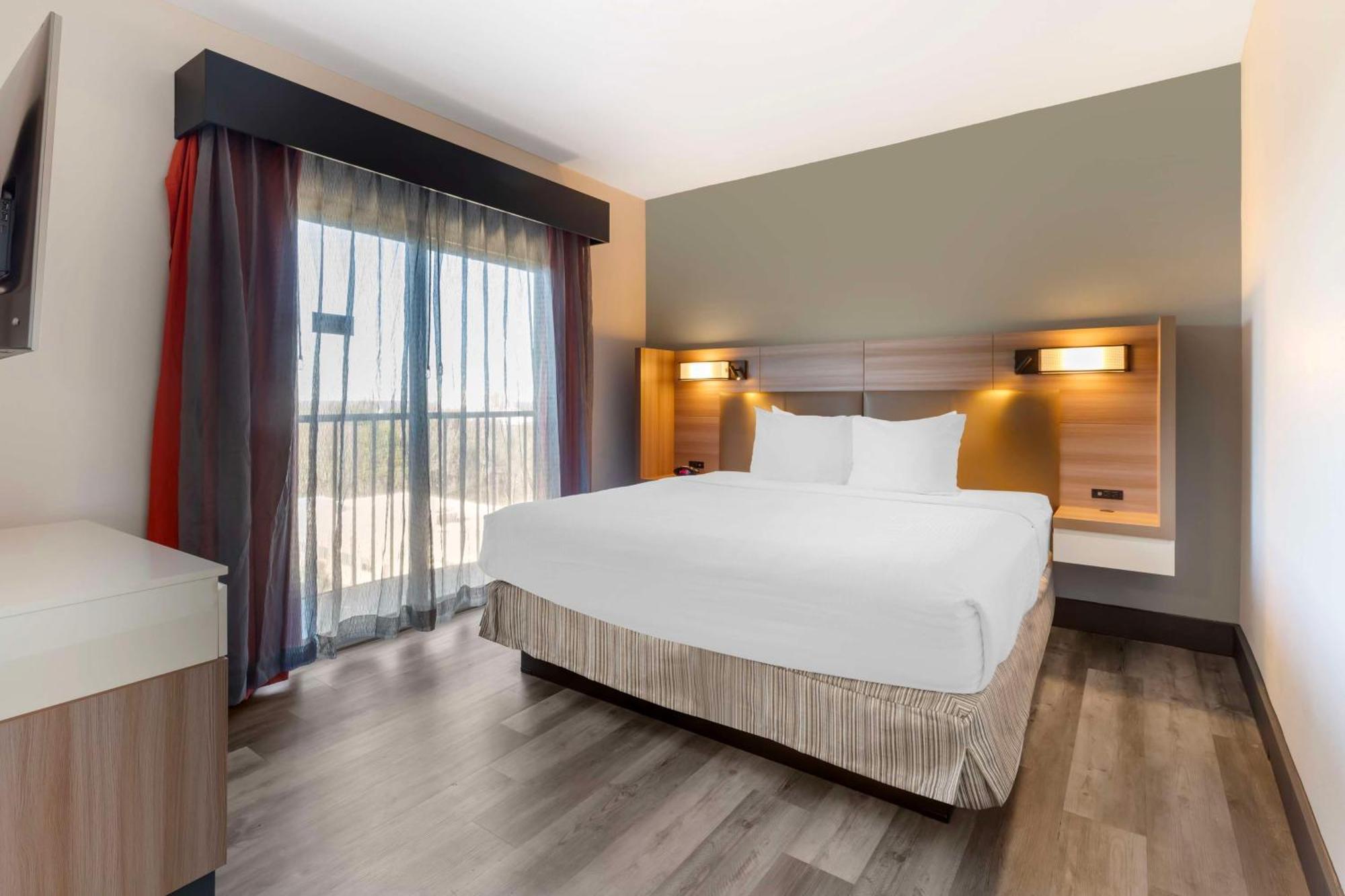 Western Atlanta Airport East Hotel Forest Park
