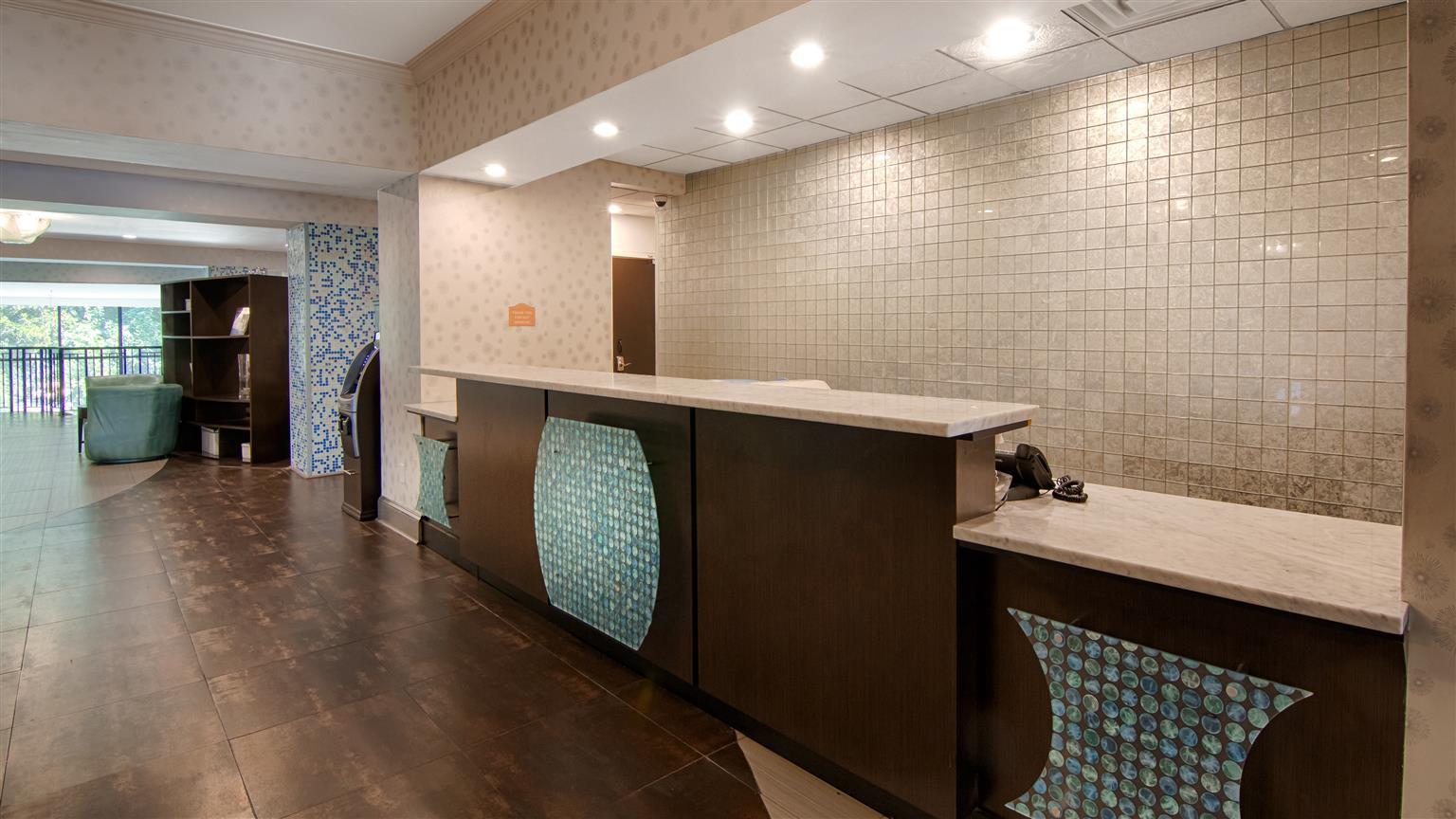 Western Airport East Hotel 3*