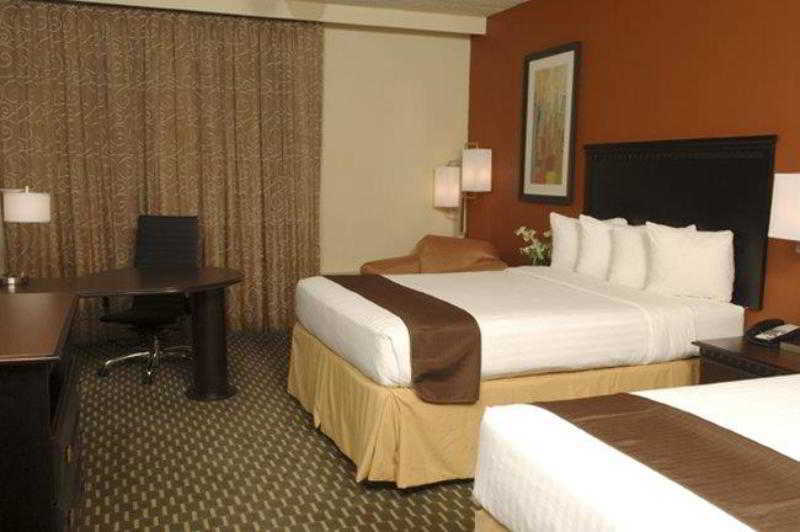 Hotel Western Airport East 3*