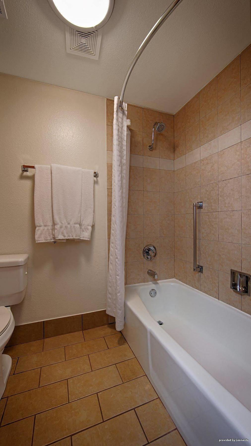 Western Airport East 3*