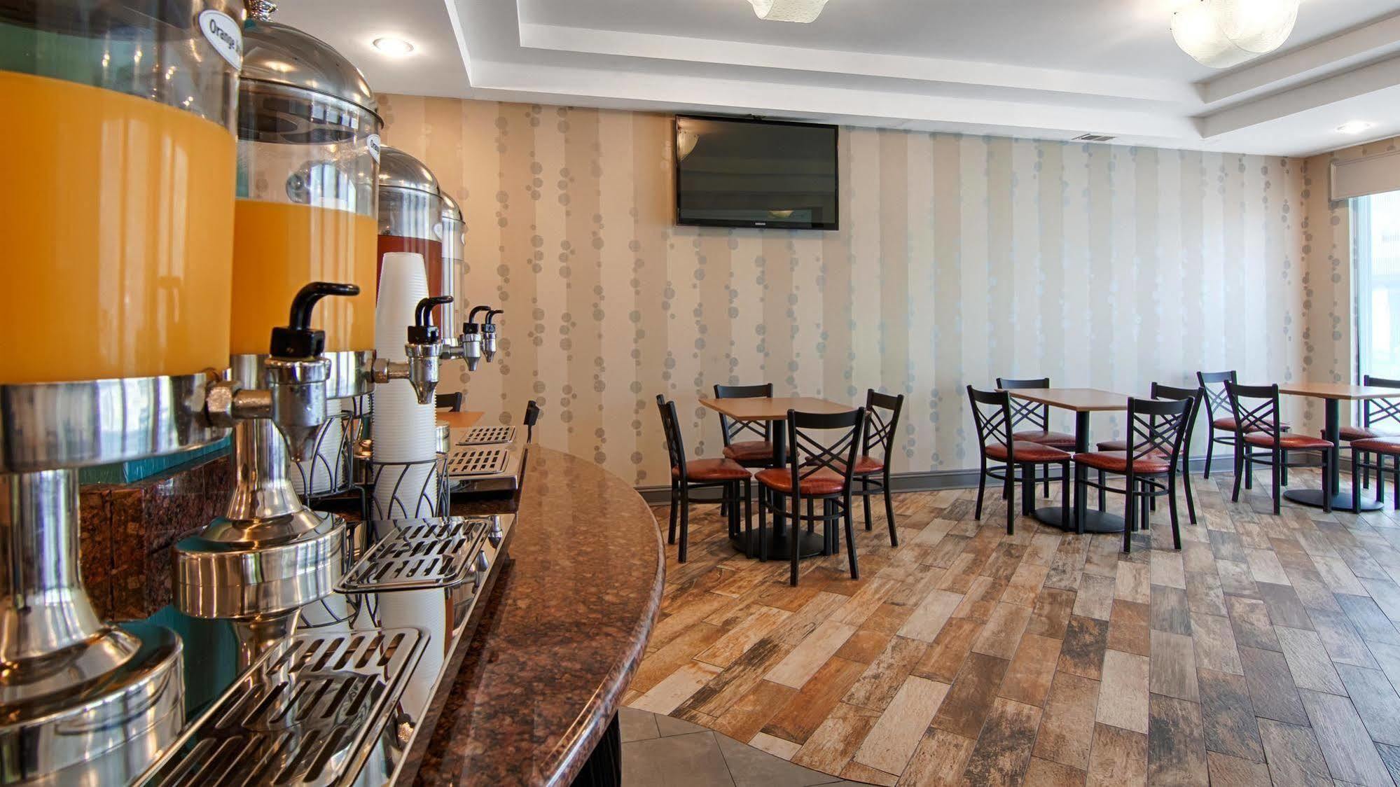 Hotel Western Airport East 3*