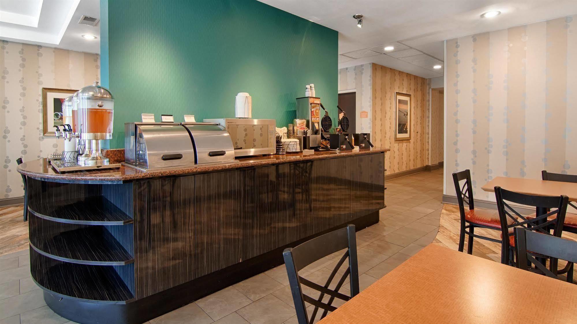 Western Airport East Hotel